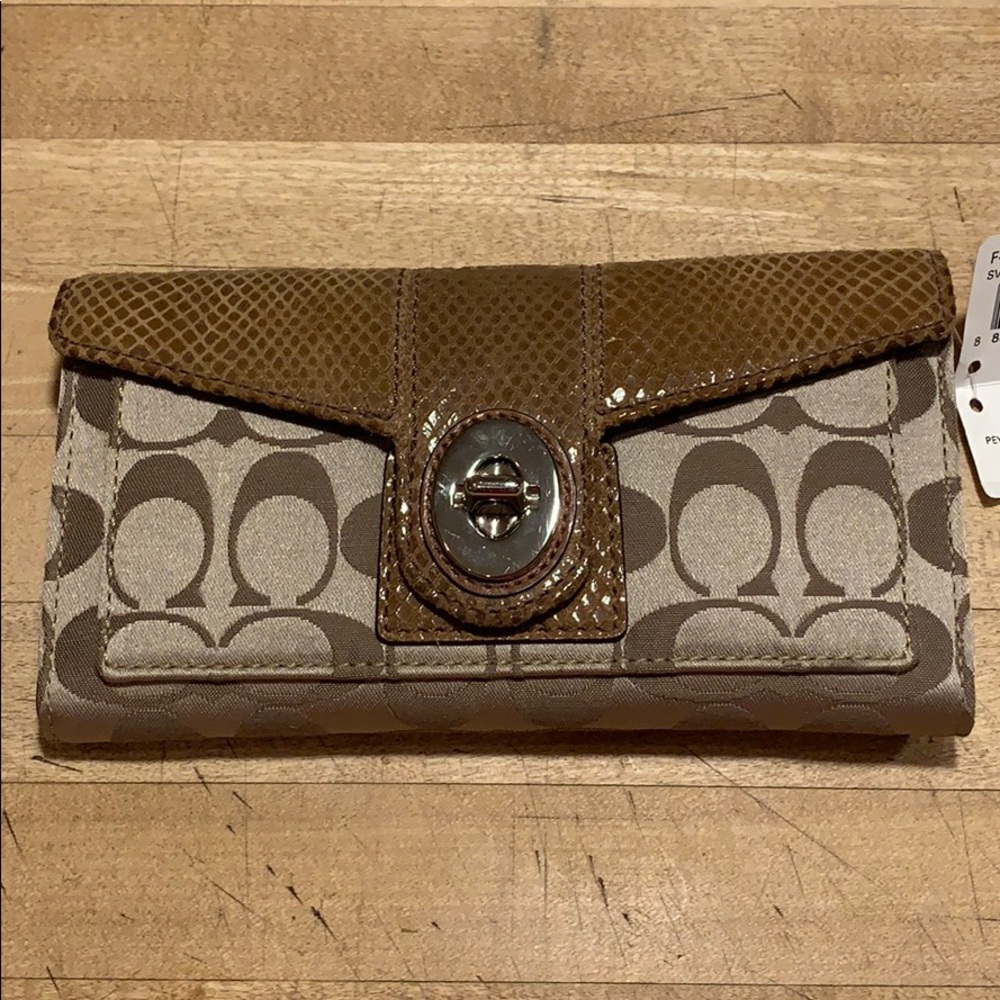 Coach wallet - never used.